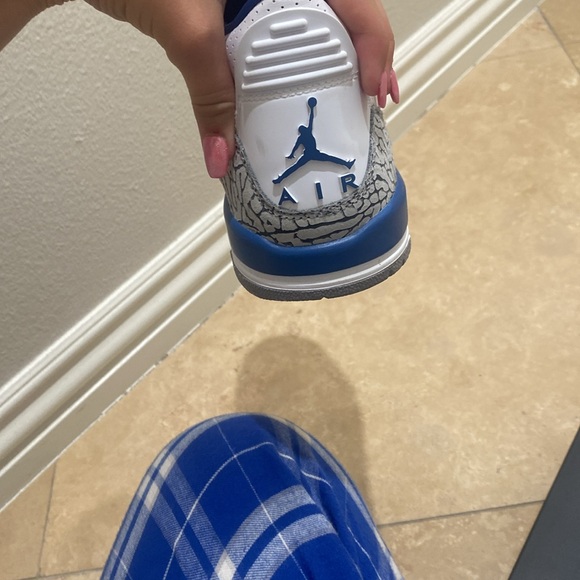 Air Jordan 3’s “Midnight Navy” - Picture 6 of 8